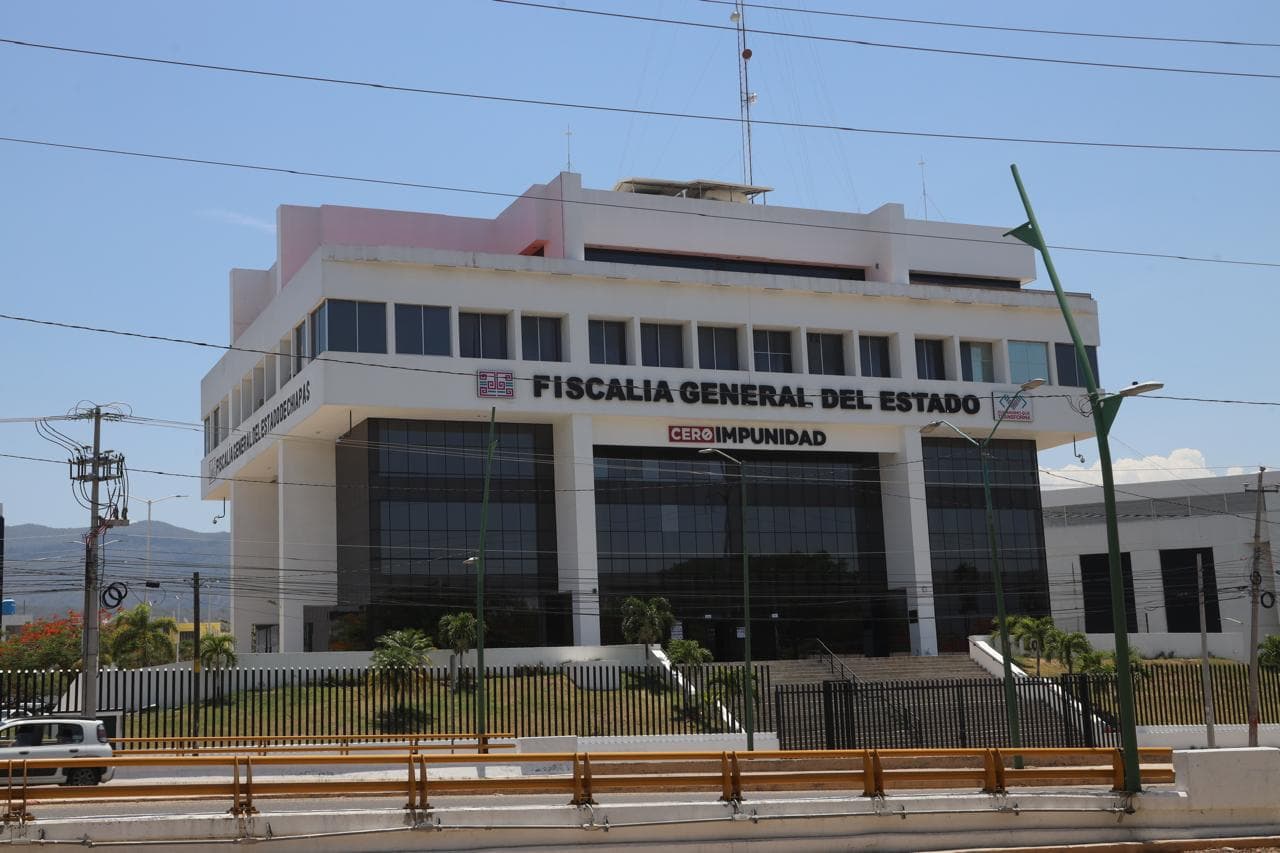 Auxiliar Administrativo — Datos & IA